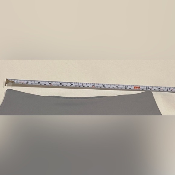 Zella Women’s Capri Leggings Size M - Picture 8 of 9